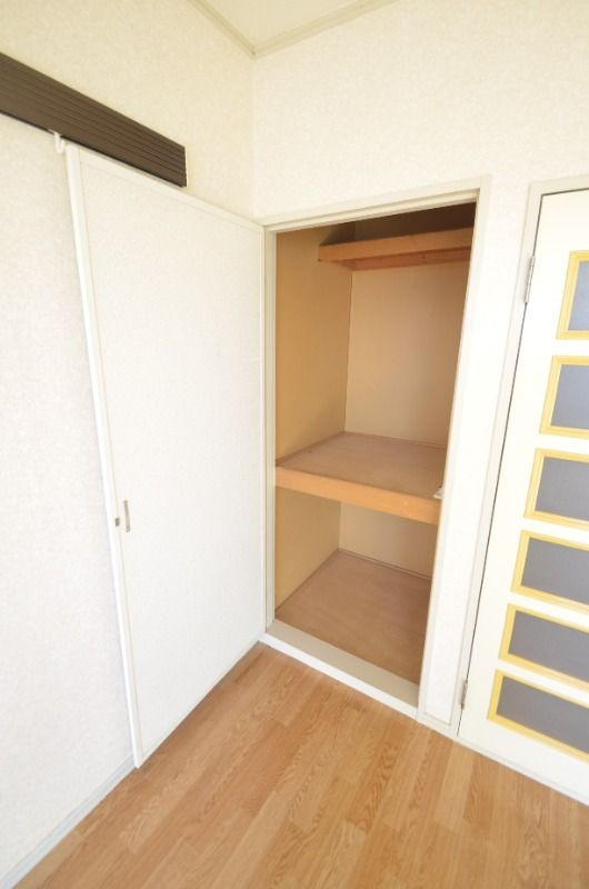 クレセント府中の収納