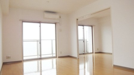 エリューディ船橋本町の居間・リビング|インターネット対応しています
