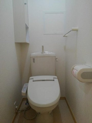 サニーヒル田戸台のトイレ|落ち着いた色調のトイレです
