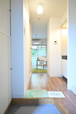 【玄関】 | サカエフラット元住吉 | ※家具・小物はイメージです