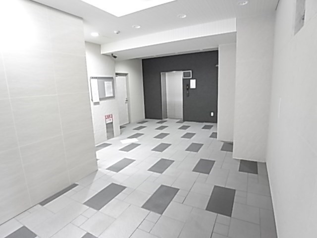 尼崎市七松町１丁目の賃貸マンションの外観