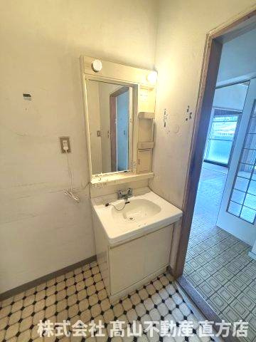 直方市大字頓野の賃貸マンションの洗面所