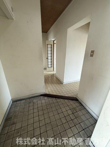 直方市大字頓野の賃貸マンションの玄関