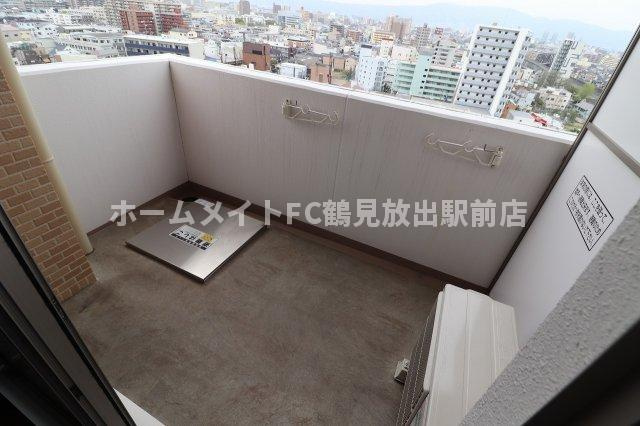 大阪市鶴見区放出東３丁目の賃貸マンションのバルコニー