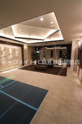 大阪市鶴見区放出東３丁目の賃貸マンションのロビー