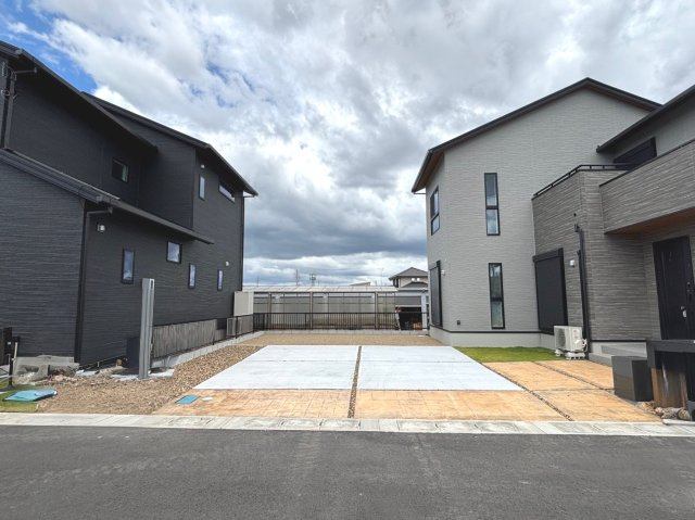 タマタウン　関市東新町　全2区画分譲の前面道路含む現地写真|■前面道路　■ヤマダ不動産　株式会社リライフ　
■夢のマイホーム購入をフルサポートします！