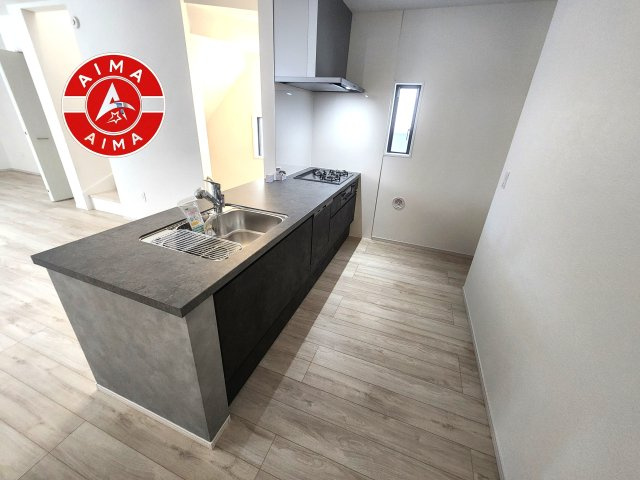 福岡市西区横浜1丁目第6-3棟（1号棟）　の内観：施工例|ダイニングテーブルへの配膳がラクラク、お料理はかどるカウンター付きシステムキッチン！