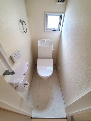 八潮市　八潮7丁目　新築戸建　全5棟のトイレ|施工例です