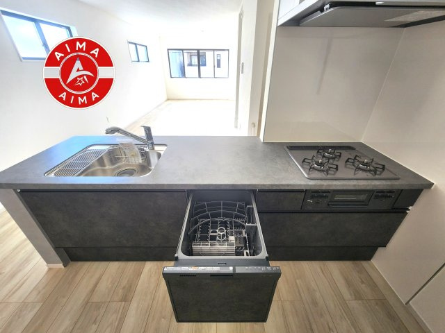 福岡市西区横浜1丁目第6-3棟（3号棟）　のキッチン|ご家族を近くに感じられる対面キッチンのLDK。会話もはずみそうですね。