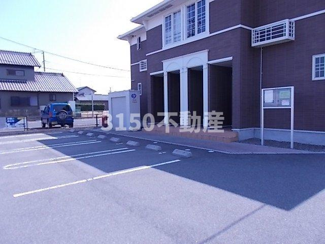 ヌーベルバーグⅡ　Ａ棟の駐車場|駐車場です