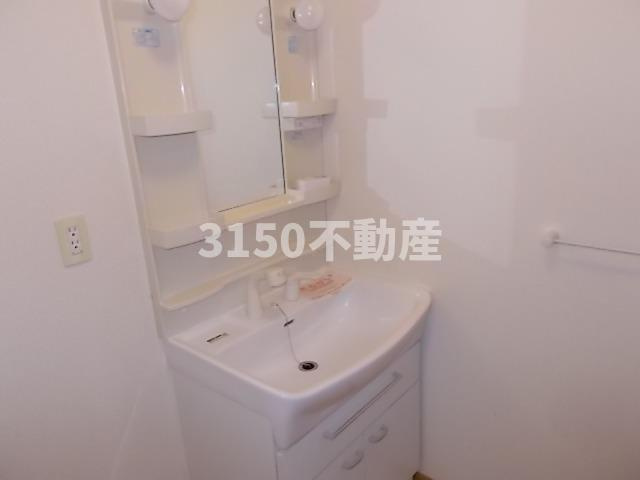 ヌーベルバーグⅡ　Ａ棟の洗面所|忙しい朝には欠かせない洗面所です
