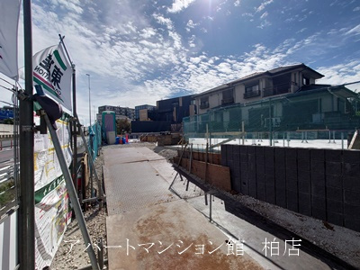 ソラーナの駐車場