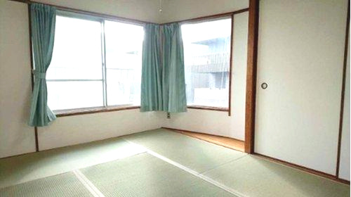 ジョイフル御影の和室|たっぷりの陽射しを確保する2面採光です♪
