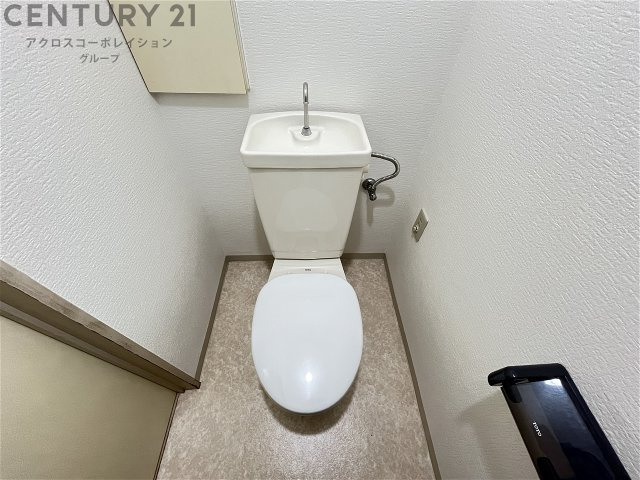 コンパクトで使いやすいトイレです♪