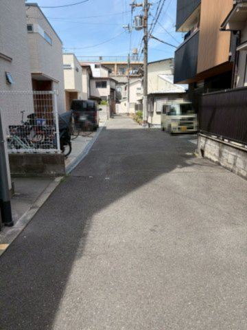 旭区今市１丁目中古戸建の前面道路含む現地写真