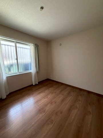 旭区今市１丁目中古戸建の洋室|1階洋室（約7.1帖）