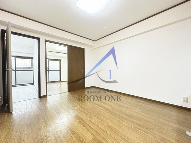 アーバンコートタムラの居間・リビング|洋室のお部屋です。