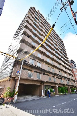 エクセル難波の外観