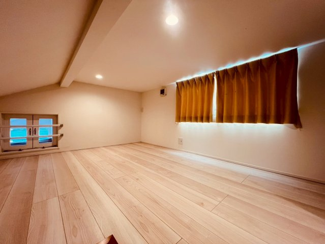 【収納】 | 練馬区貫井３丁目　中古戸建て | 普段使わない荷物もすっきり片付く小屋裏収納を確保しました