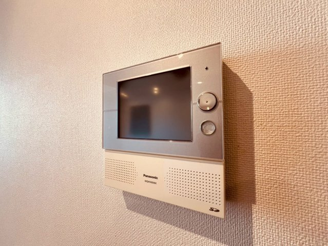 【防犯設備】 | 練馬区貫井３丁目　中古戸建て | TVモニター付きインターホン採用で防犯面にも配慮されています
