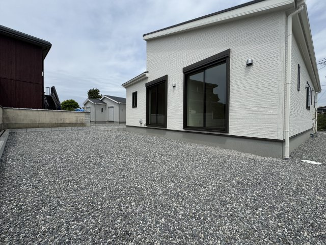白鳥町 3号棟のその他|リビングから出られるこの場所でBBQなどが楽しめそうですね♪
