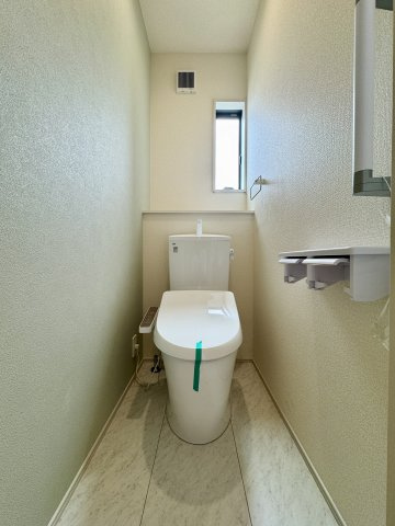 白鳥町 3号棟のトイレ|もう一箇所トイレがあり朝の時間も慌てずに済みますね♪