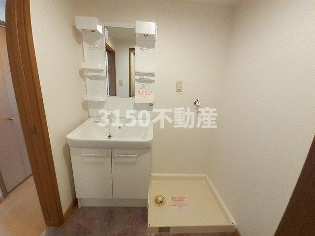 ノースクワイル５の洗面所|脱衣スペースもあります