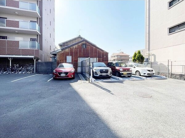 S-FORT浄心の駐車場