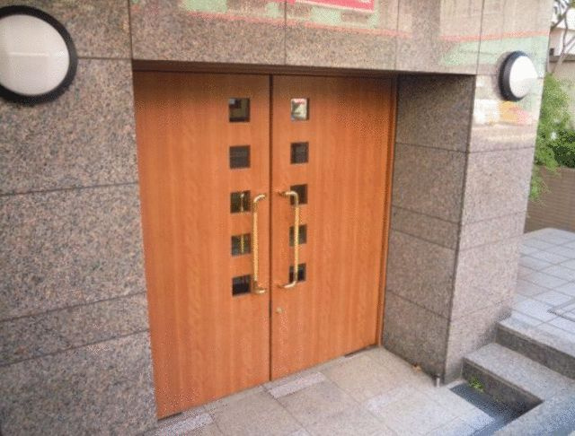 菱和パレス大塚のエントランス