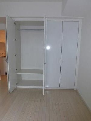 グランハイツ代々木の収納|■クローゼット収納