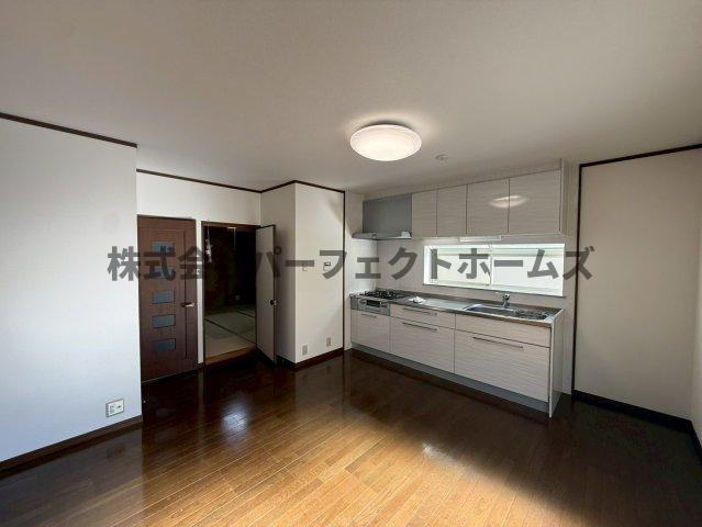 招提南町1丁目戸建　賃貸の居間・リビング|居間です