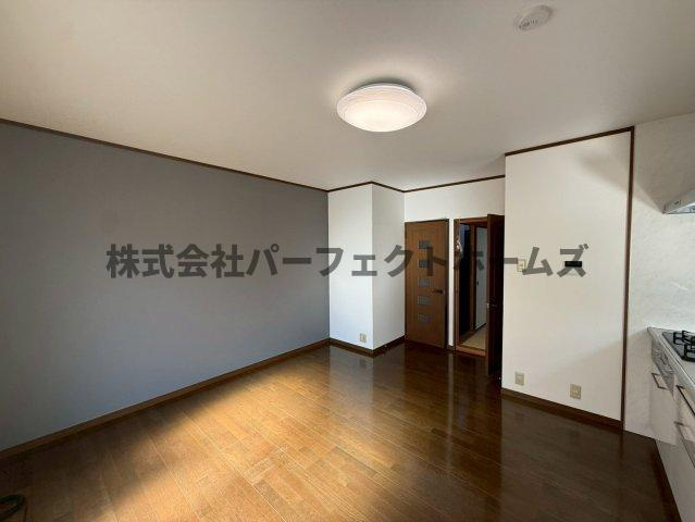 招提南町1丁目戸建　賃貸の居間・リビング|おしゃれなリビングです