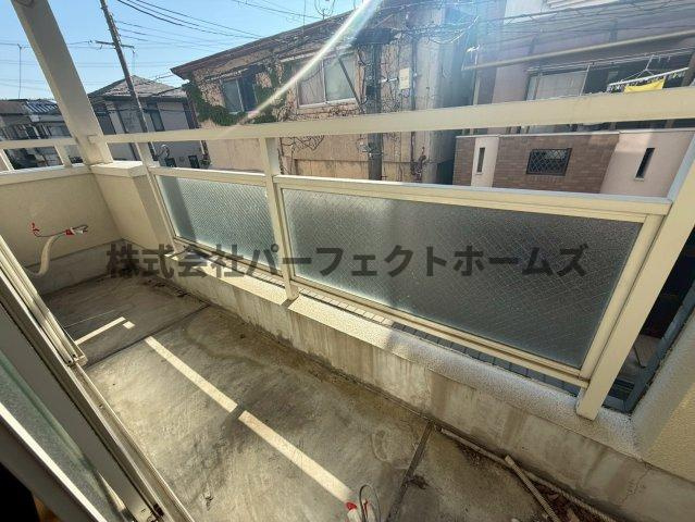 招提南町1丁目戸建　賃貸のバルコニー|外からの目が気にならないバルコニーで洗濯物が干せます