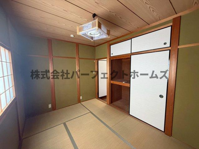 招提南町1丁目戸建　賃貸の和室|きれいな和室です