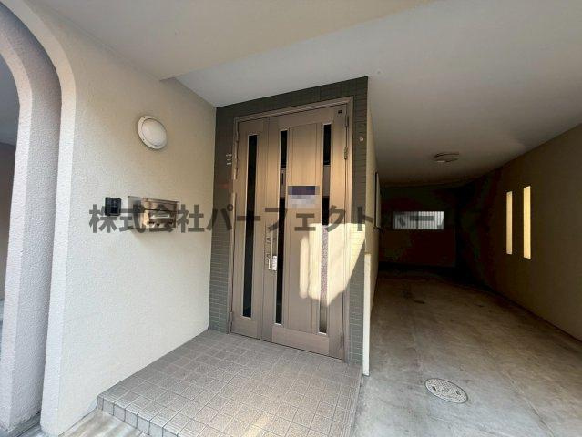 招提南町1丁目戸建　賃貸のエントランス|落ち着いたエントランスです