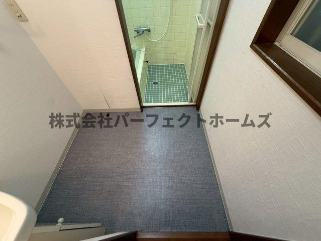 招提南町1丁目戸建　賃貸の洗面所|忙しい朝には欠かせない洗面所です