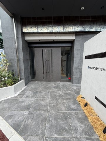 S-RESIDENCE堀田駅前futur(フチュール)のエントランス