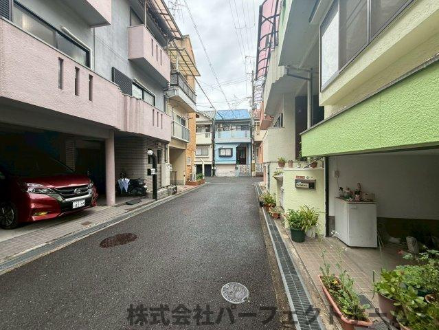 【前面道路含む現地写真】の画像