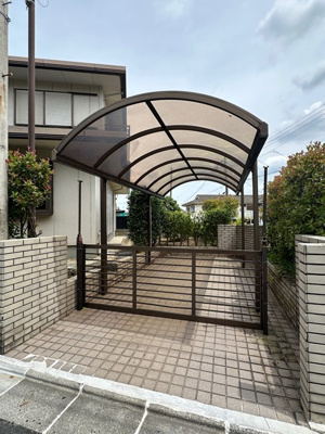 【駐車場】 | 五力田2丁目戸建 | いつでも目の届く敷地内に駐車場があります♪荷物がかさばりがちなお買物にも、敷地内駐車場があると便利ですよね☆