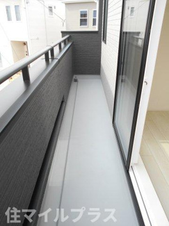 【バルコニー】 | 郡山市安積町南長久保1丁目新築一戸建て3棟 | 外からの目が気にならないバルコニーで洗濯物が干せます