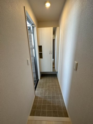 Diversita鉈屋町の玄関|※入居中の為、同タイプ別のお部屋の写真となります。201