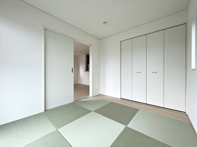 新築戸建・新築建売　郡山市大槻町第38　開成小・第一中の和室|リビングのすぐ隣にあるのでお子様のお昼寝や遊び場として最適です！