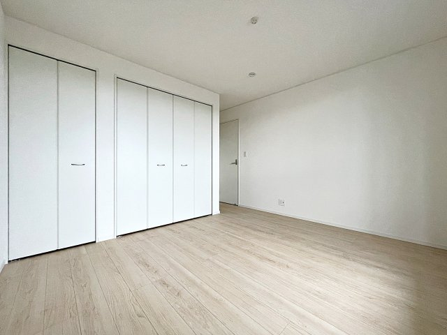 新築戸建・新築建売　郡山市大槻町第38　開成小・第一中の洋室|収納が2か所ございますのでご夫婦でお荷物を分けて収納可能！