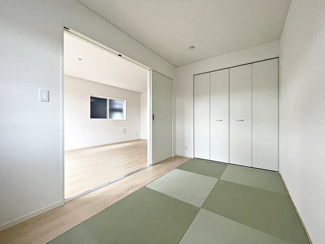 新築戸建・新築建売　郡山市大槻町第38　開成小・第一中のキッチン|カウンター越しに会話が弾み、家族とのつながりを感じられる対面キッチンです！