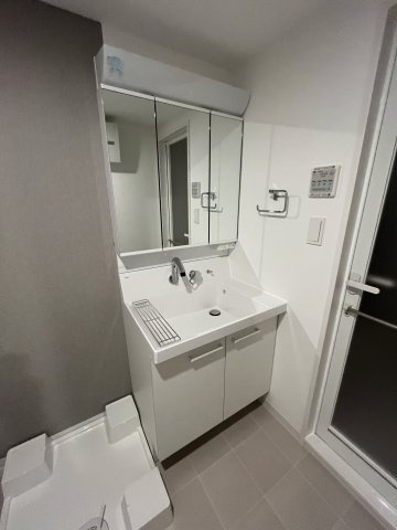 世田谷区代田５丁目の賃貸マンションの洗面所|広い洗面スペース