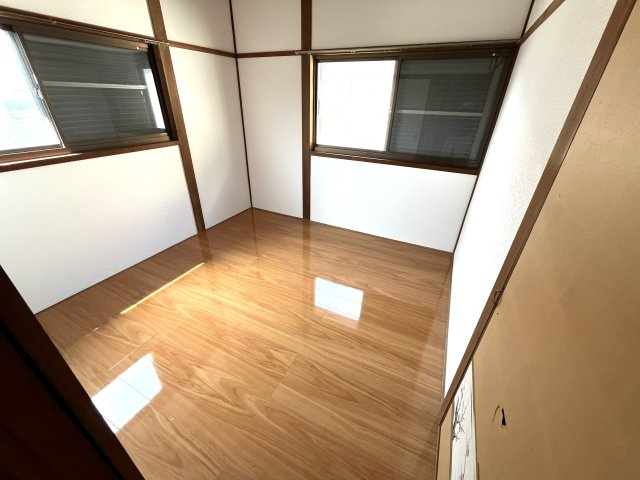 【洋室】 | 仲介手数料無料！恩田小学校に通えるリフォーム済み中古住宅　宇部市末広町9-13 | 明るい洋室です
