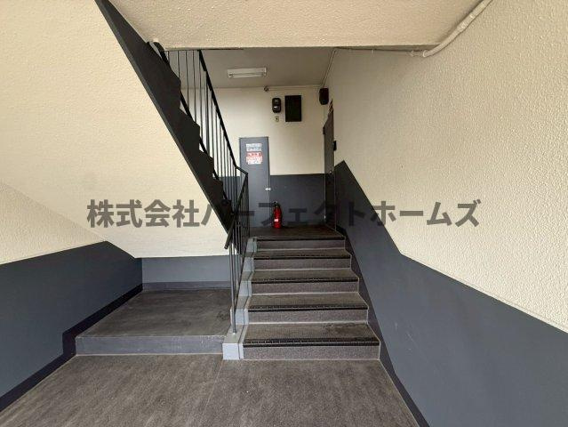 さつき丘コーポのエントランス|ゆとりのあるエントランスです