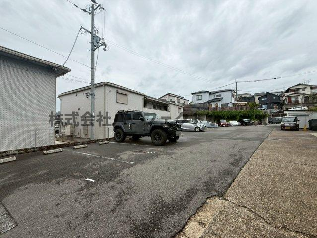 さつき丘コーポの駐車場|駐車場に車を止められます