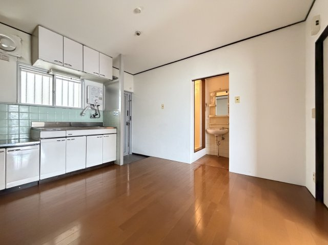マンションエイタツの居間・リビング