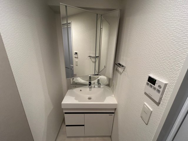 エステムコート北堀江Ⅱの独立洗面台